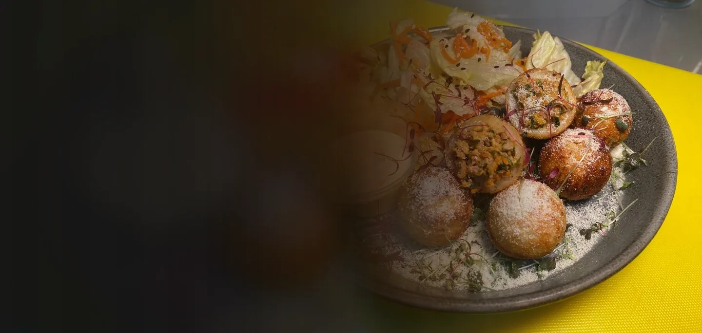 Тарелка с продуктом Колобочной для карточки авторского продукта